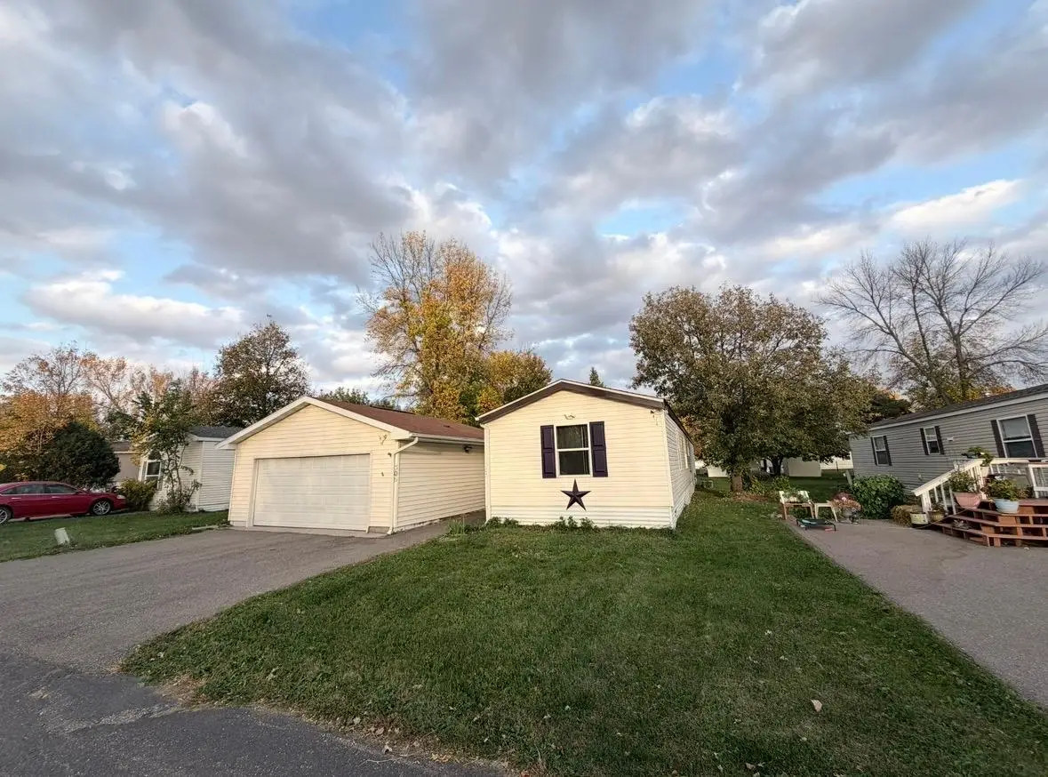 305 Mozart Avenue E, Mankato, MN 56001 - #1