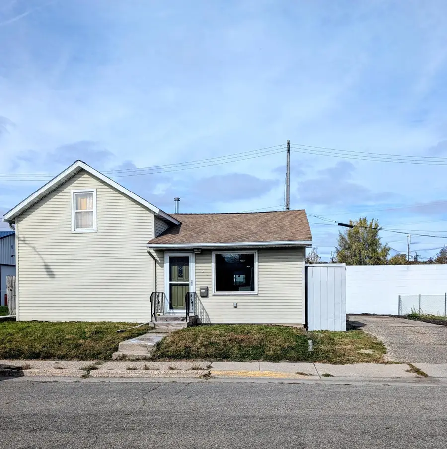 124 W Fremont Street, Owatonna, MN 55060 - #2