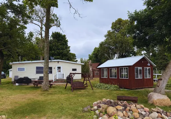 5589 Wildwood Avenue, Isle, MN 56342