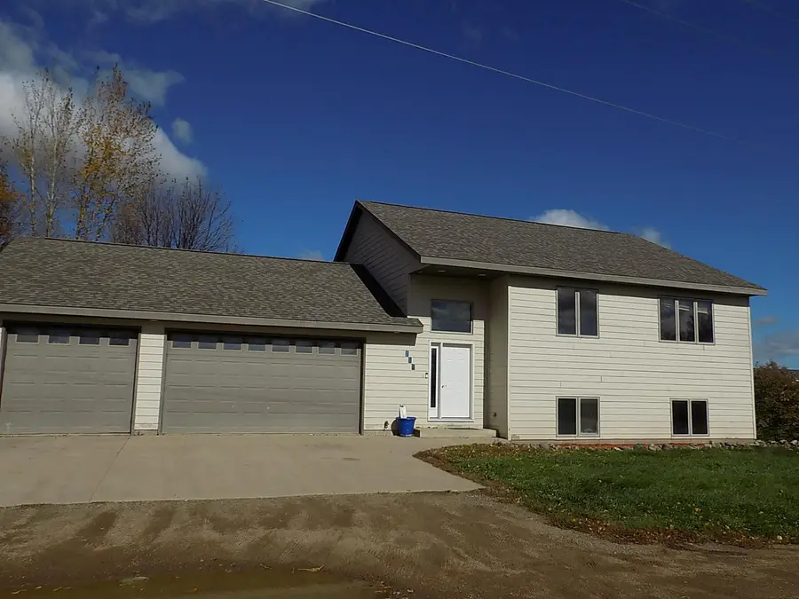 559 E 11th Street, Gibbon, MN 55335 - #2
