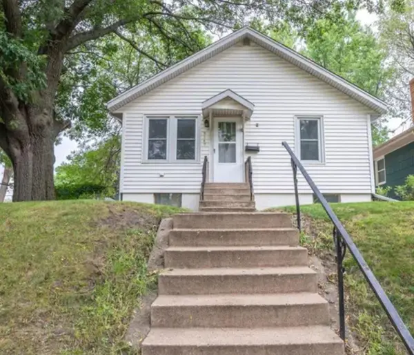 5147 Russell Avenue N, Minneapolis, MN 55430