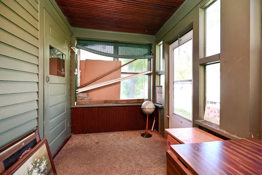 613 E 2nd Street, Winona, MN 55987 - #2