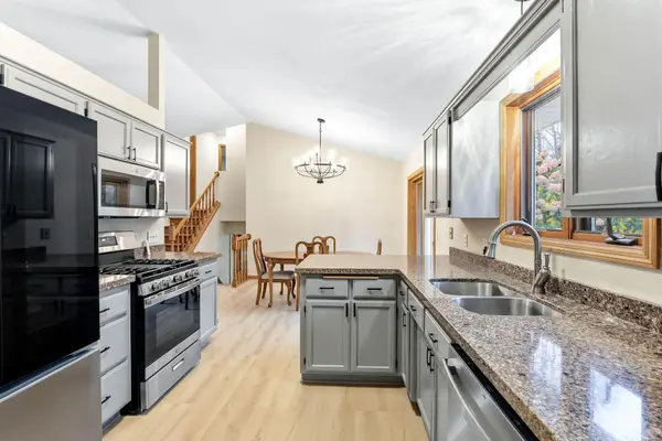 306 71st Street N, Mahtomedi, MN 55115