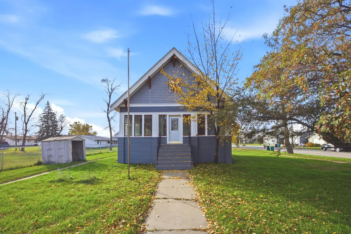 319 1st Avenue Sw, Hillsboro, ND 58045 - #1