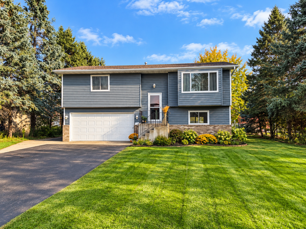 10961 Fillmore Street Ne, Blaine, MN 55434
