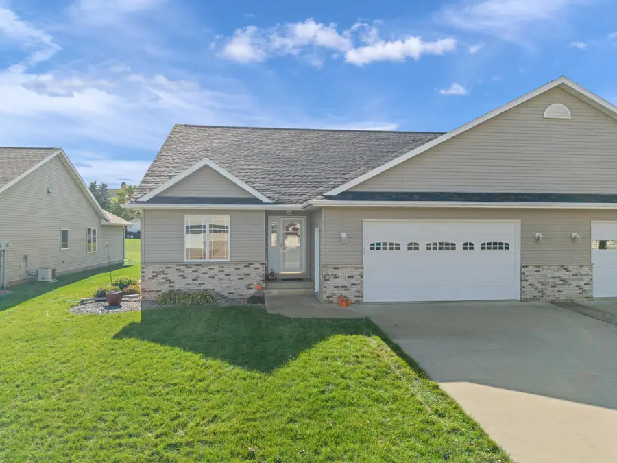 235 3rd Avenue Se, Plainview, MN 55964 - #3