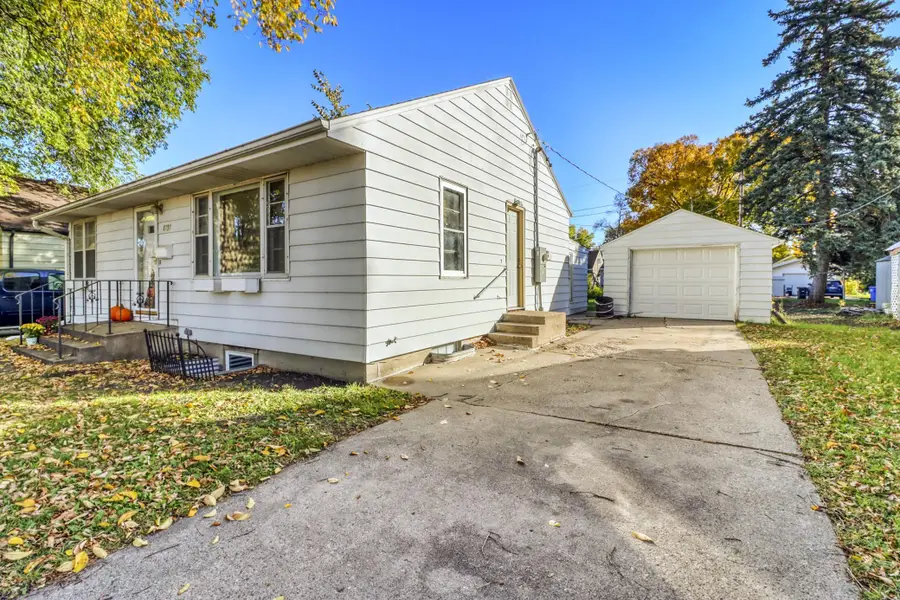 1737 4th Street N, Fargo, ND 58102 - #3