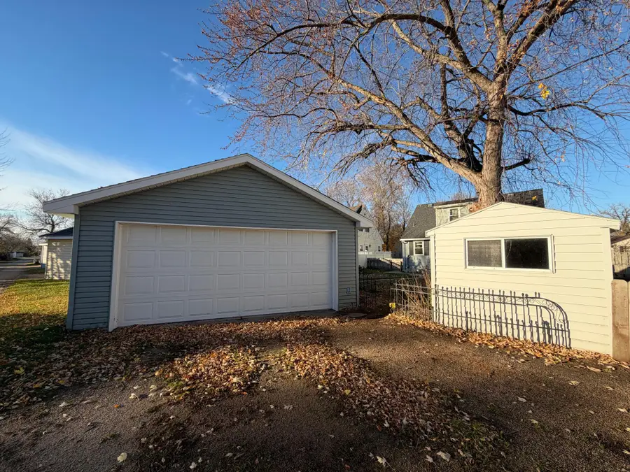 220 Merriam Avenue N, Thief River Falls, MN 56701 - #3