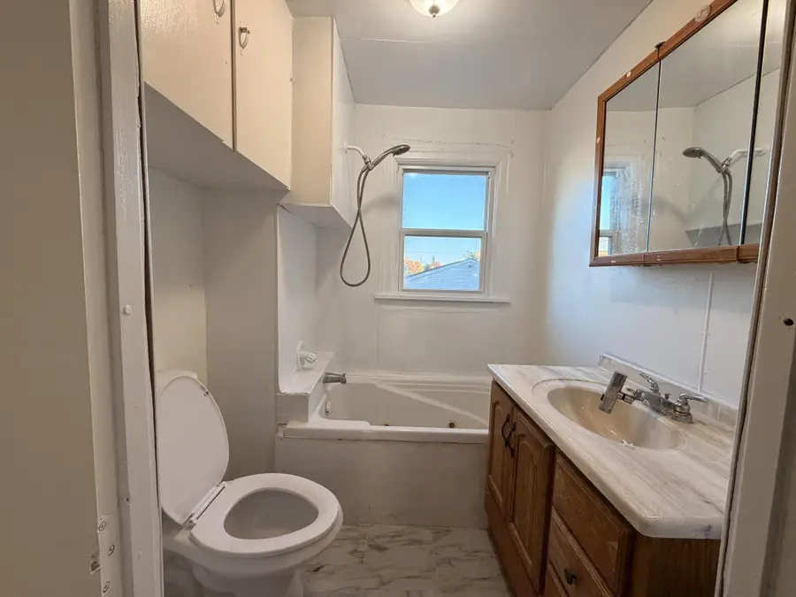 1621 E Oakland Avenue, Austin, MN 55912 - #3