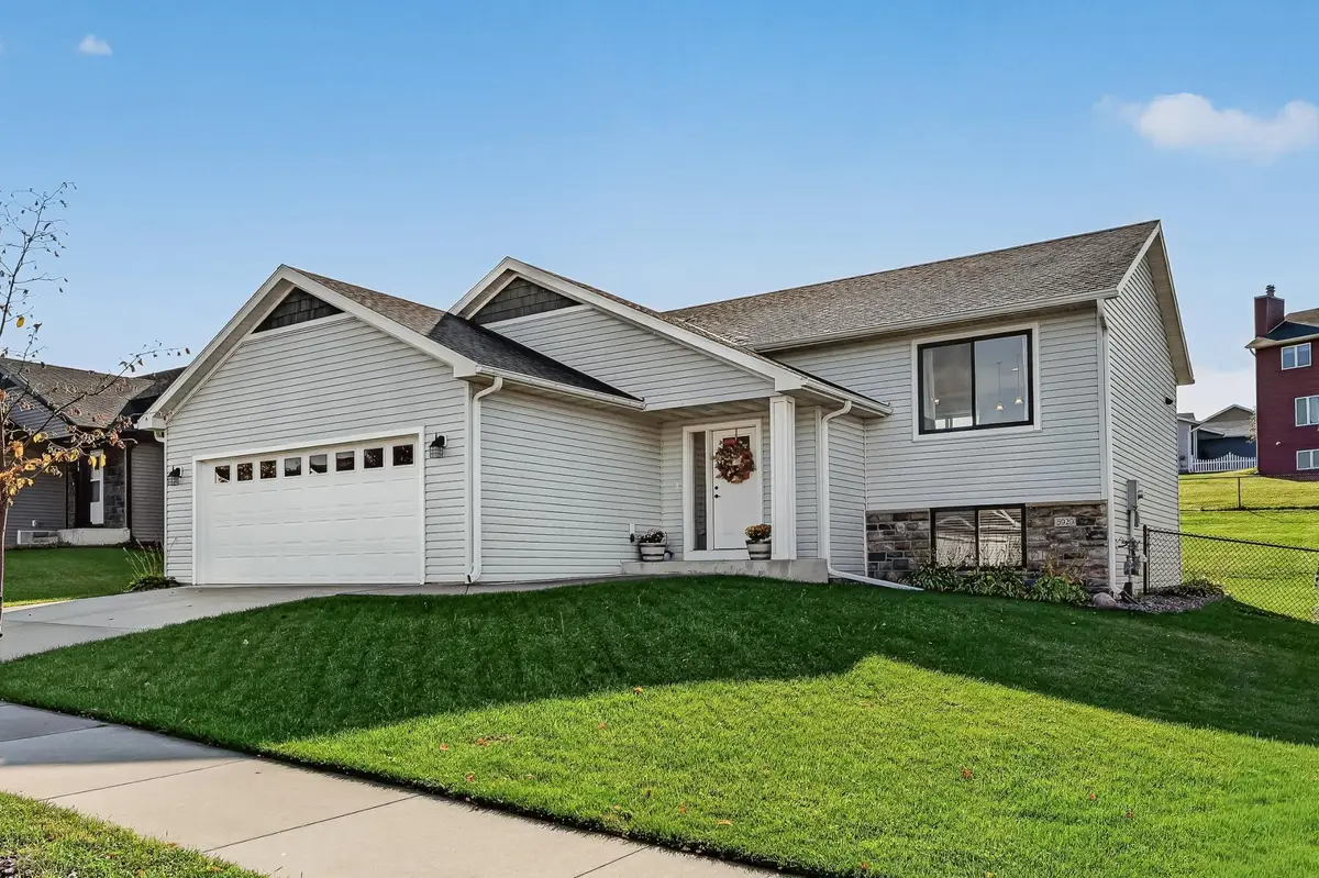 5920 Kingsbury Drive Nw, Rochester, MN 55901 - #1