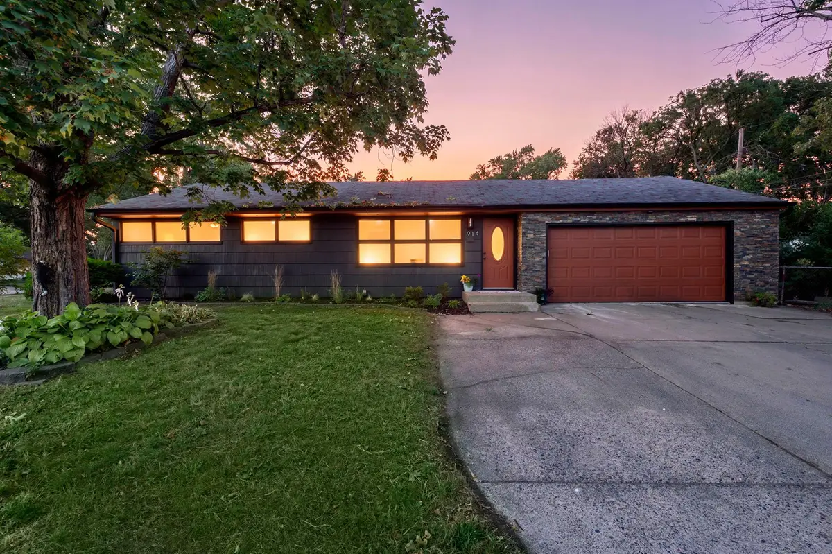 914 W 82nd Street, Bloomington, MN 55420 - #1