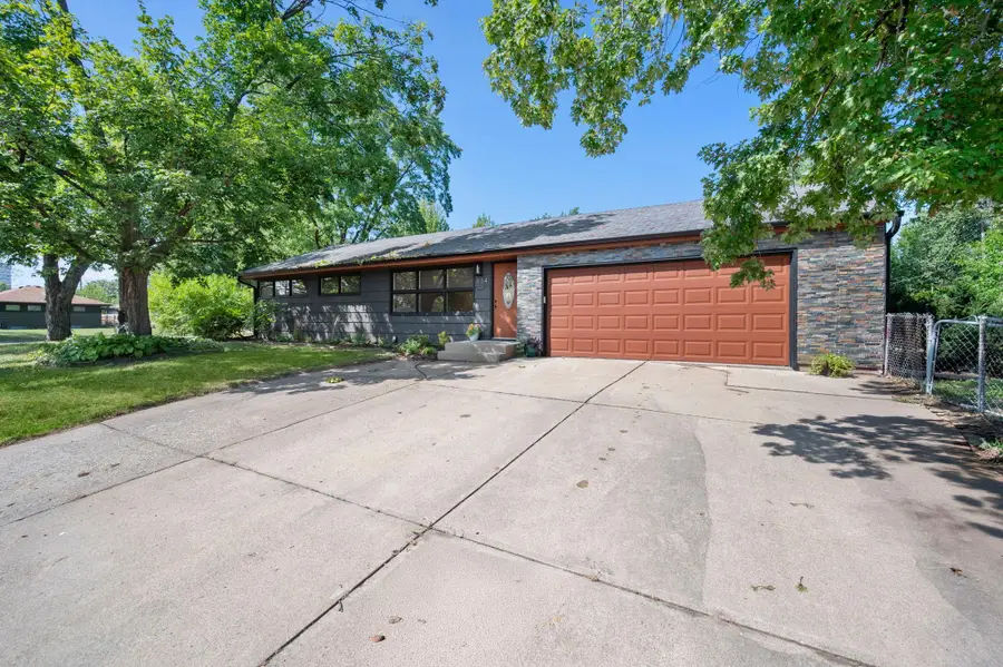 914 W 82nd Street, Bloomington, MN 55420 - #2