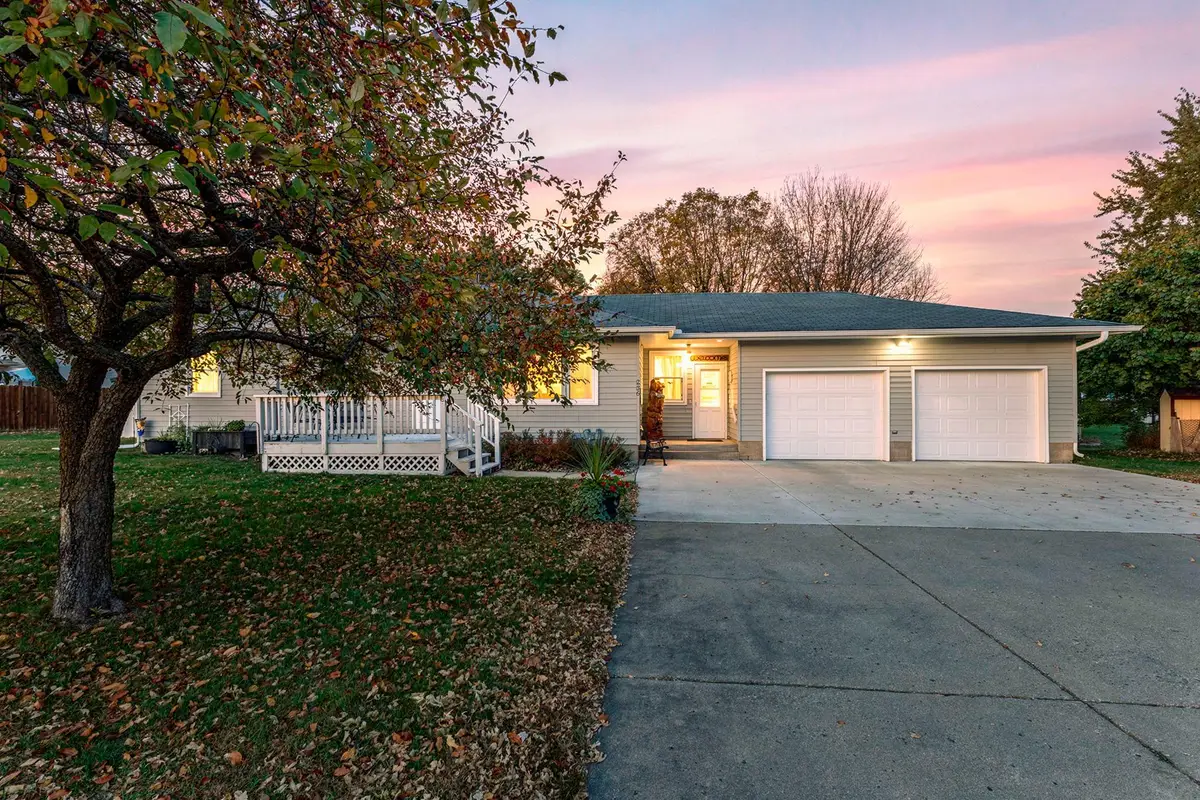 236 Knollwood Street W, Annandale, MN 55302 - #1