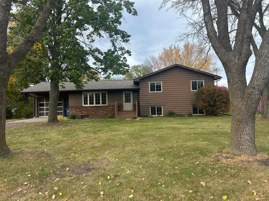 106 E View Road, Canby, MN 56220 - #2