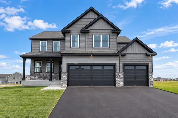 1918 Shady View Court, Shakopee, MN 55379