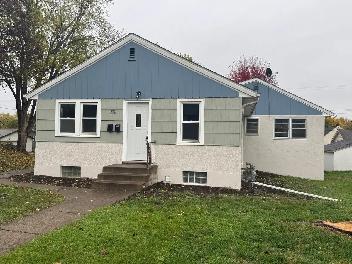851 8th Avenue S, South Saint Paul, MN 55075 - #1