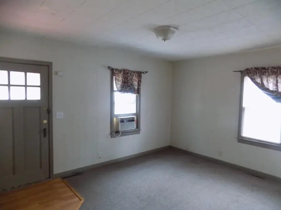 709 4th Avenue N, Lakefield, MN 56150 - #3