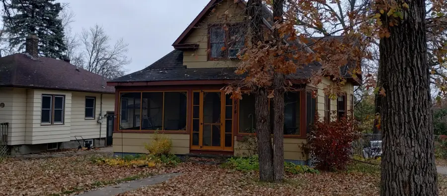 614 N Cleveland Avenue, Fergus Falls, MN 56537 - #2