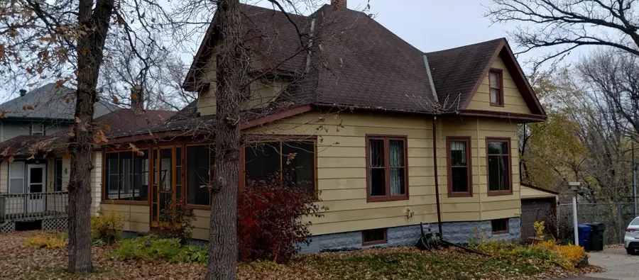 614 N Cleveland Avenue, Fergus Falls, MN 56537 - #3