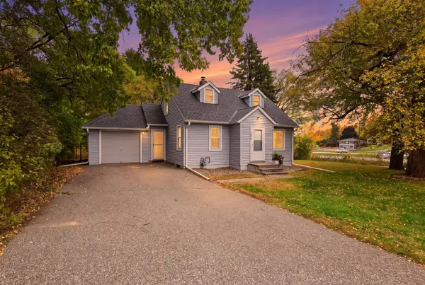 1010 Evergreen Lane N, Plymouth, MN 55441