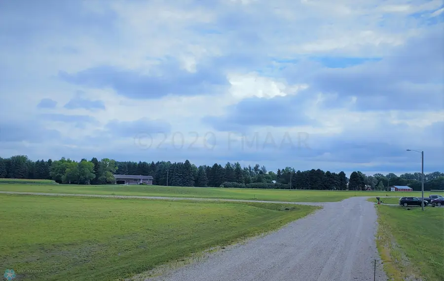 1202 Peterson Circle, Milnor, ND 58060 - #2