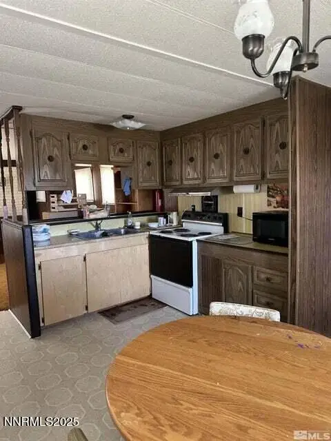 540 Sage Heights Road, McDermitt, NV 89421 - Image #3