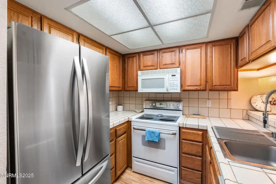 3095 Lakeside Drive #APT 106, Reno, NV 89509 - Image #2