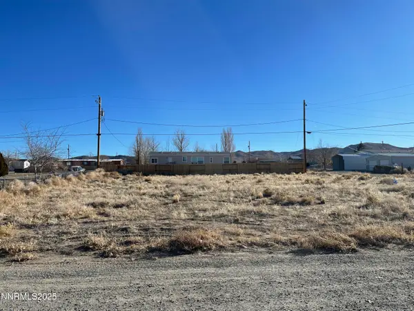 38 Buffalo Lane, Yerington, NV 89447
