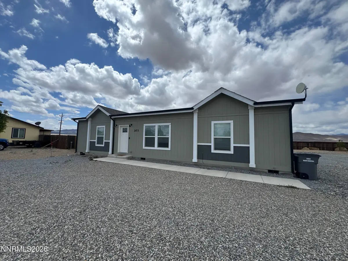 303 Chateau Way, Yerington, NV 89447 - #1