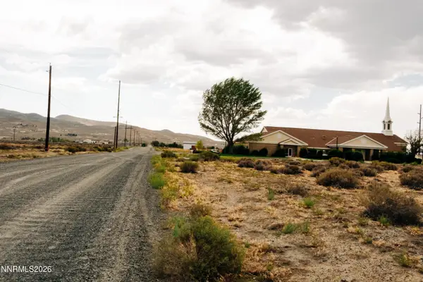 1090 E Green Avenue, Silver Springs, NV 89429