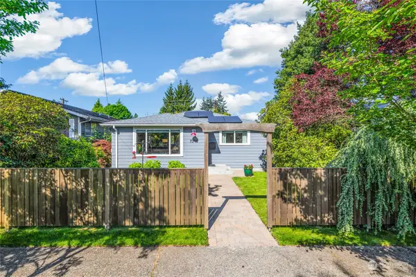 7945 17th Avenue Sw, Seattle, WA 98106