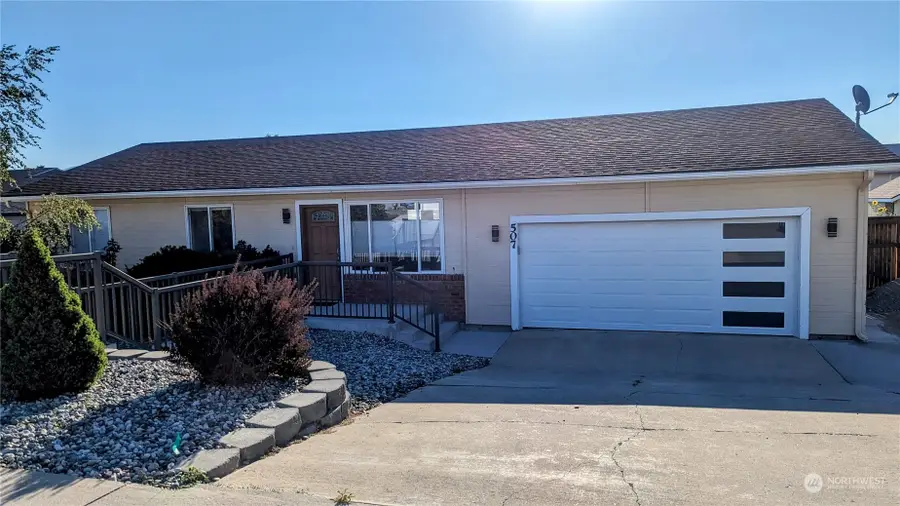 507 Cedar Wood Lane, Wenatchee, WA 98801 - Image #2
