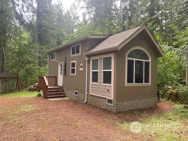 1021 N Potlatch, Hoodsport, WA 98548