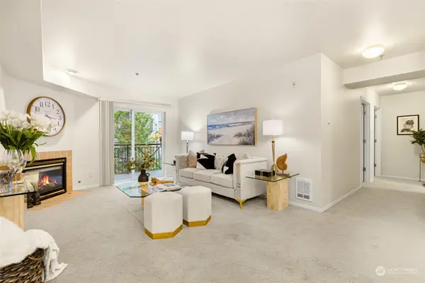 7912 170th Avenue Ne #204, Redmond, WA 98052