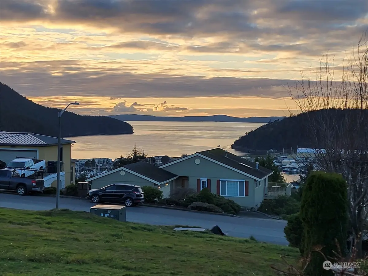 4818 Yorkshire Drive, Anacortes, WA 98221 - #1