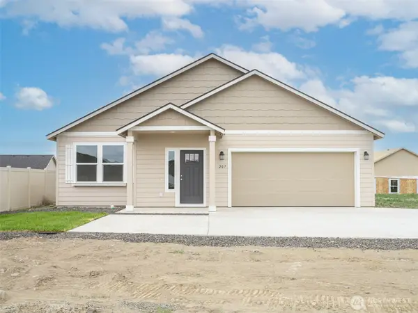 207 W Newfield Place, Moses Lake, WA 98837