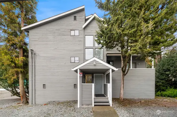 1300 N 107th Street, Seattle, WA 98133