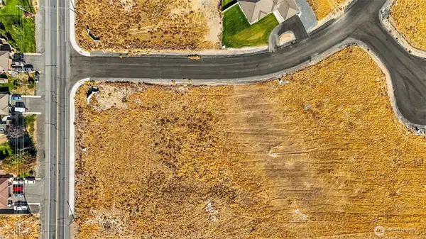 7847 NE Blackbird Loop #3, Moses Lake, WA 98837