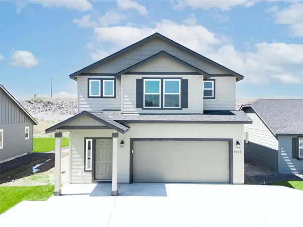 1902 Hickory Road, Moses Lake, WA 98837