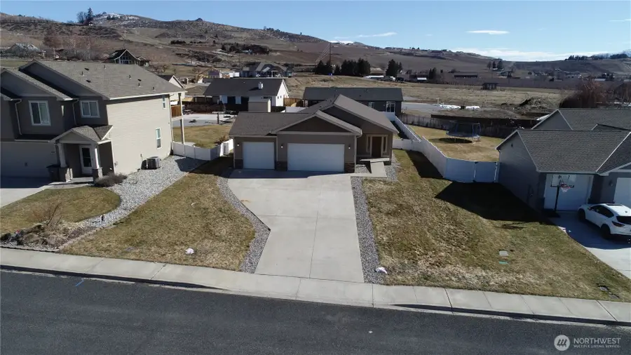 138 Summer Breeze Road, Manson, WA 98831 - Image #2