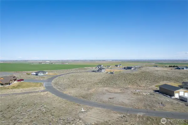 595 SE Desert Hills Loop #26, Moses Lake, WA 98837