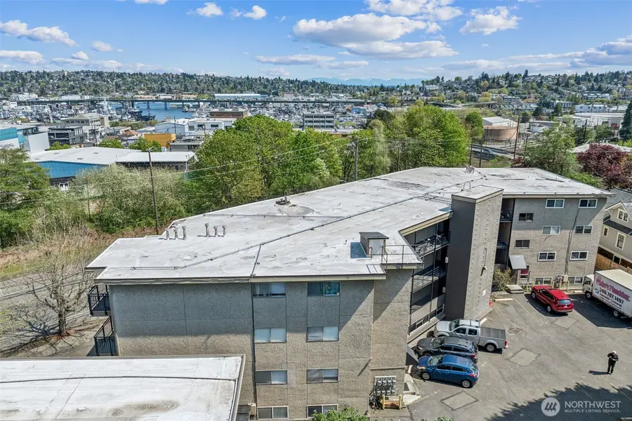 4051 Gilman Avenue W, Seattle, WA 98199 - #3