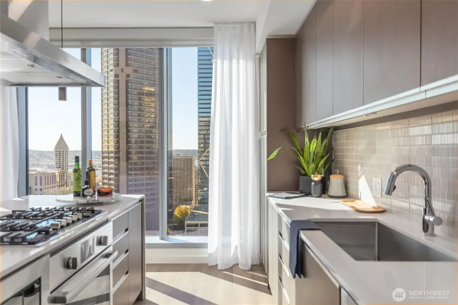 800 Columbia Street #303, Seattle, WA 98104 - Image #3