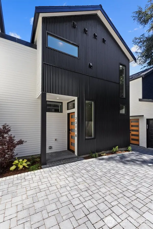 2311 N 135th Street #B, Seattle, WA 98133