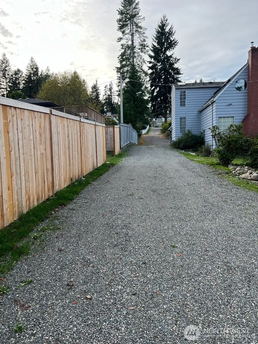 6215 Soundview Drive Nw, Gig Harbor, WA 98335 - Image #2