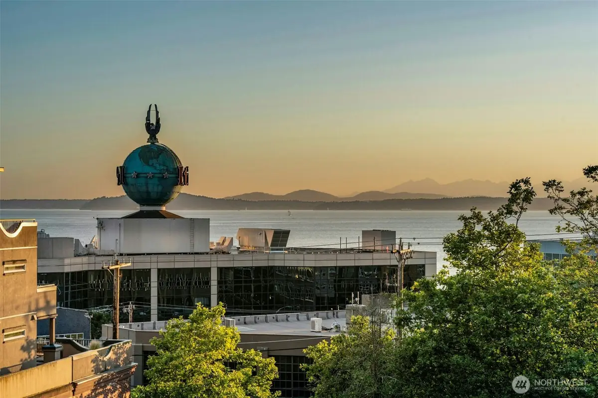 133 Queen Anne Avenue N #304, Seattle, WA 98109 - Image #1