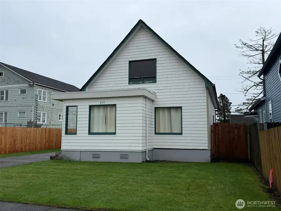 809 W Market Street, Aberdeen, WA 98520 - Image #2