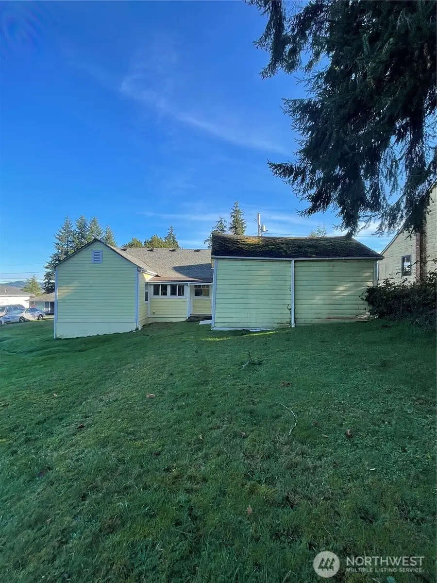 1052 Ballentine Street, Raymond, WA 98577 - Image #3