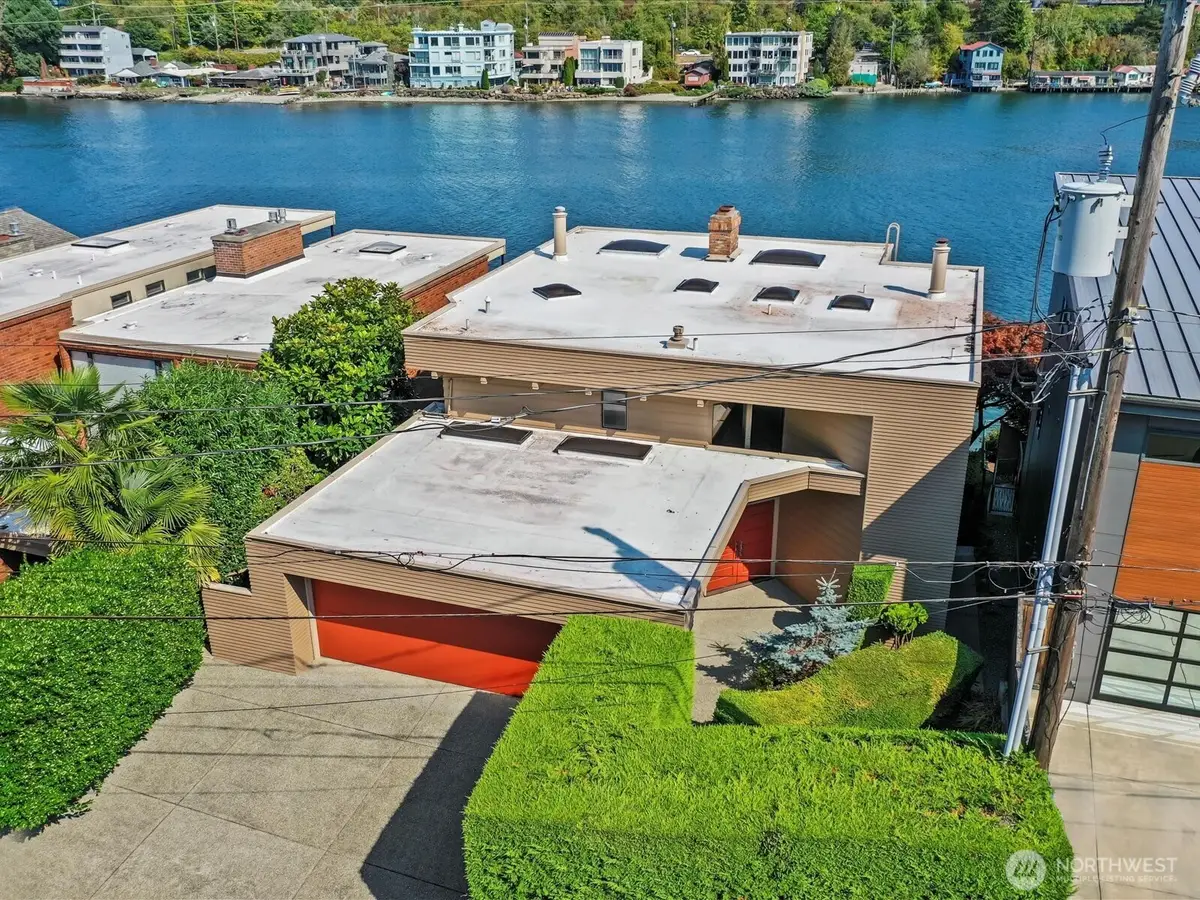 5622 39th Avenue W, Seattle, WA 98199 - Image #1