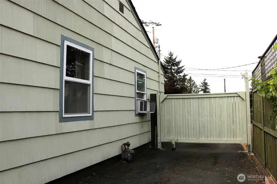 6439 S Clement Avenue, Tacoma, WA 98409 - Image #3